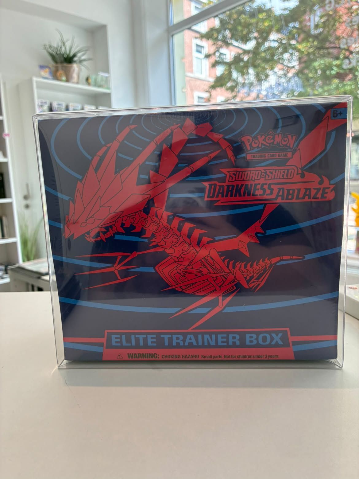 Pokémon – Elite Trainer Box Darkness Ablaze – Anglais – Scellée