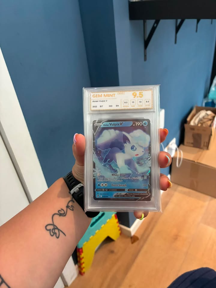 Alolan Vulpix V 033/195